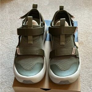 TEVA W OUTFLOW UNIVERSAL Green Shoes